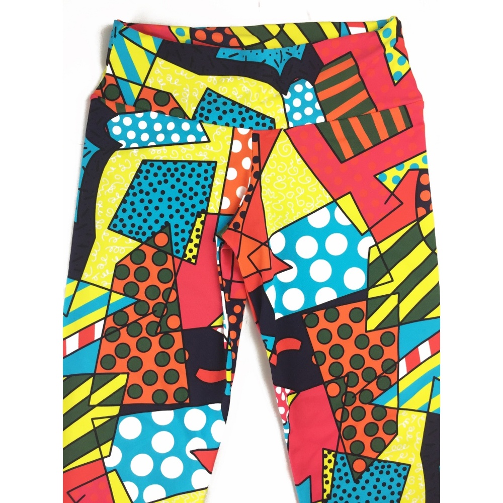 Lino Fitness | Romero Britto Printed Capri Womens - Picture 4 of 4